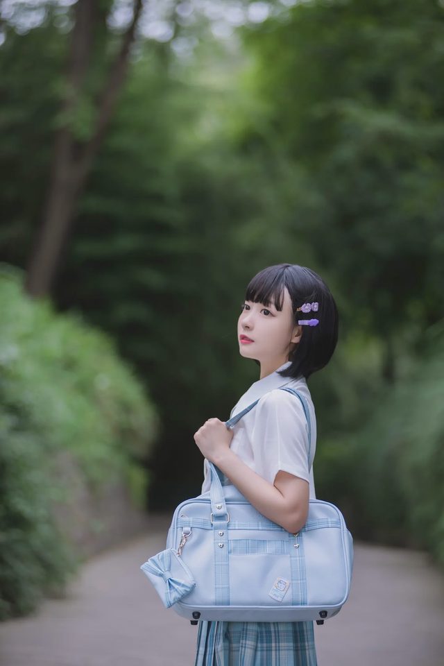 蓝裳 jk日常 穿上格裙，出门看风景啦第 3 张图片