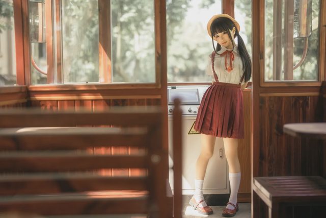 《红火车》少女写真第 5 张图片