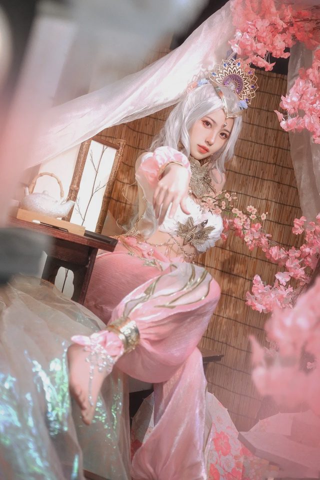 言忆iya 永劫无迦南浣烟纱cosplay图册封面