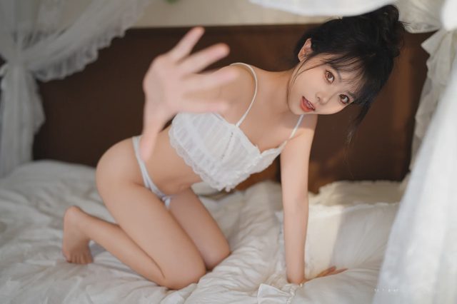 洛城雪 白色吊带第 23 张图片