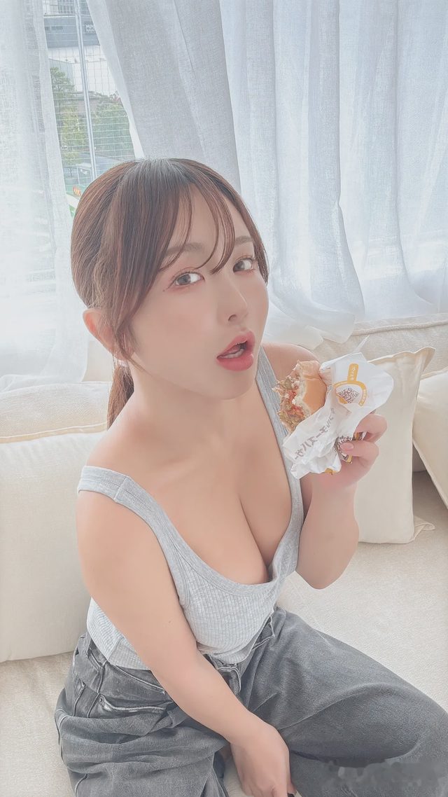 いくみ Fantia 20251213 I Ate Lunch第 14 张图片