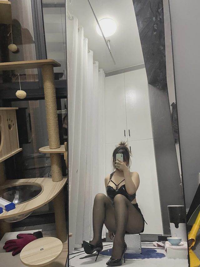 葱油饼er 黑丝漆皮第 5 张图片