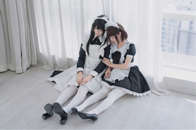 轩萧学姐 十万珍吱伏特 双人女仆第 24 张图片