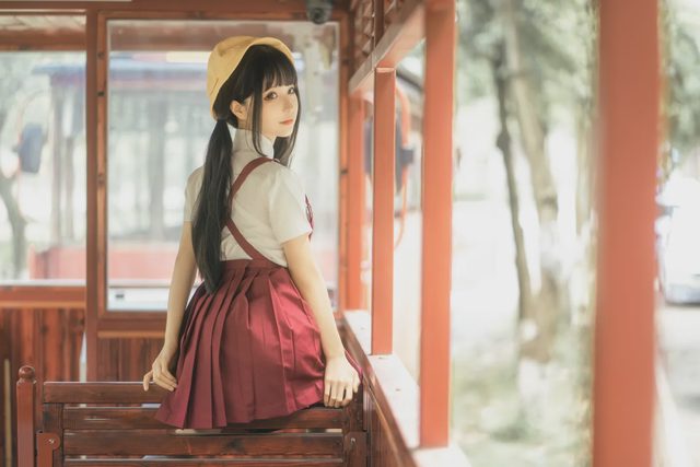 《红火车》少女写真第 4 张图片