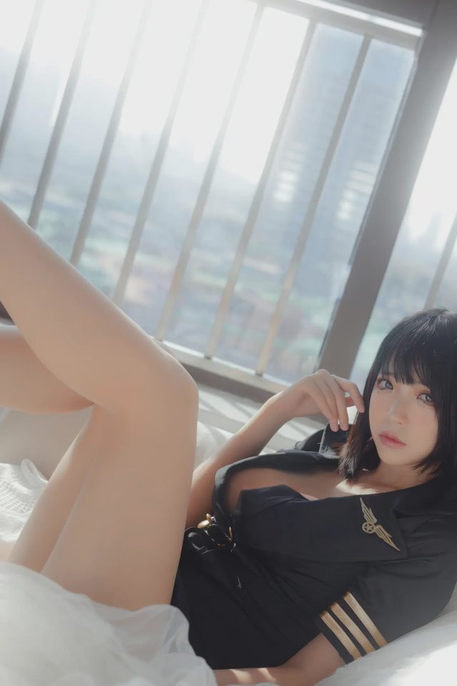 疯猫ss 黑色制服第 25 张图片