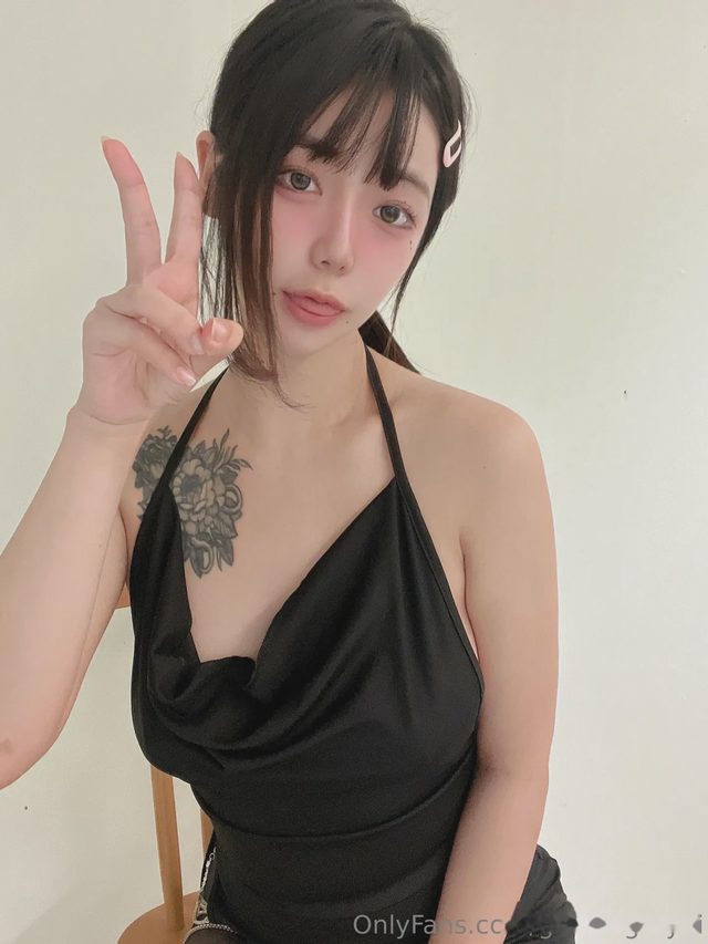 YunaSkye Kobeni第 3 张图片