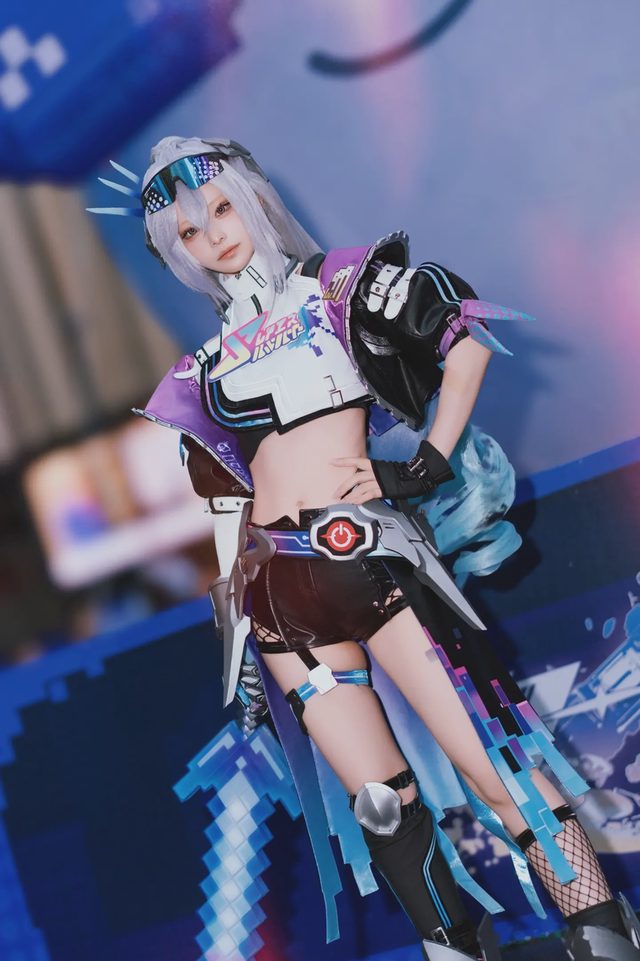 やもはちこ Silver Wolf LV999第 43 张图片