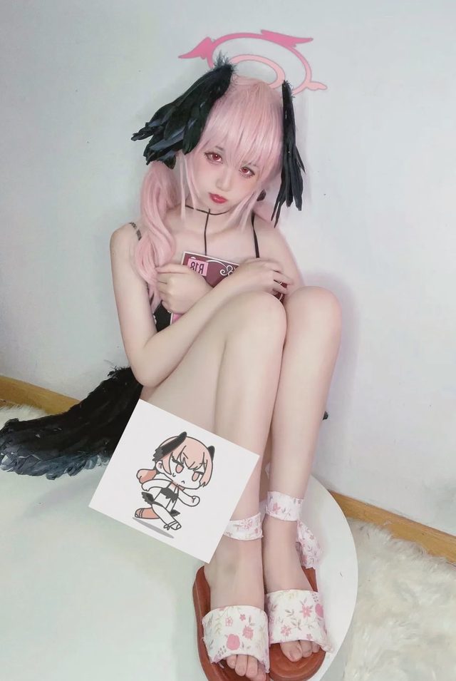 无风霖鹿 《碧蓝档案 》下江小春泳装cosplay第 4 张图片