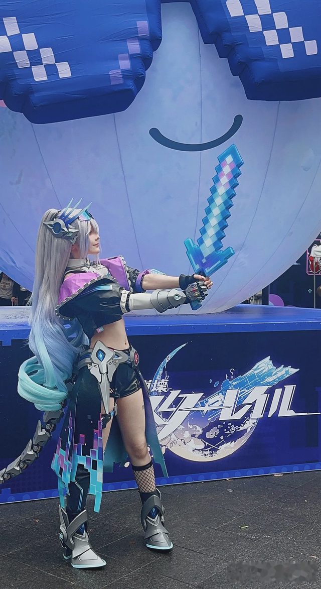 やもはちこ Silver Wolf LV999第 42 张图片