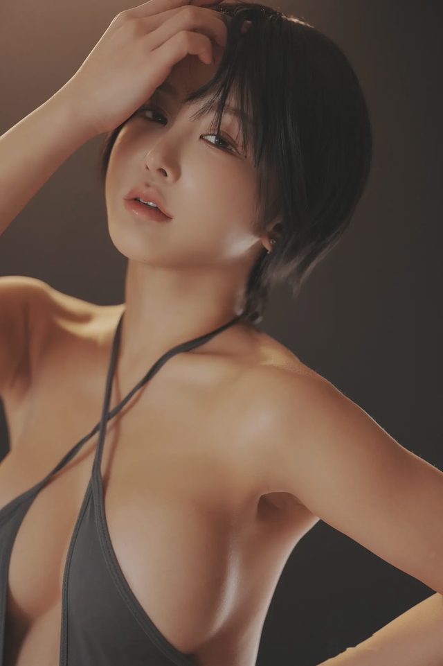 いくみ Fantia 20260317 Boyish High-Cut Swimsuit第 8 张图片