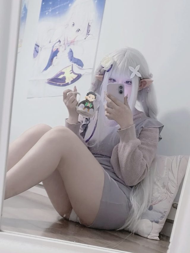 Faelynsika Emilia第 3 张图片