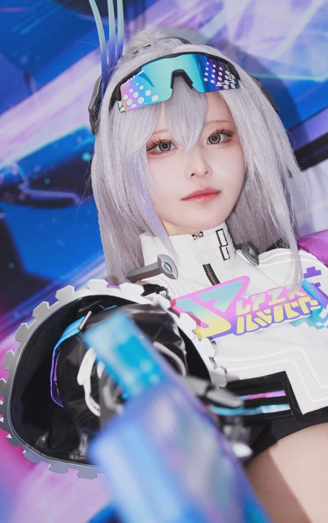 やもはちこ Silver Wolf LV999第 17 张图片