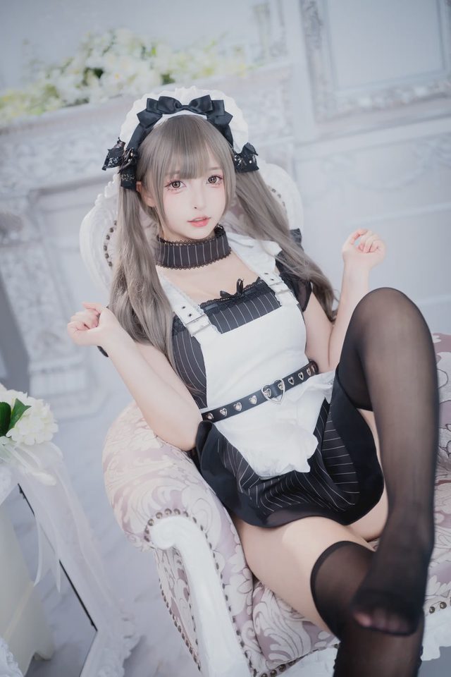 神楽坂真冬 妄想女仆图册封面