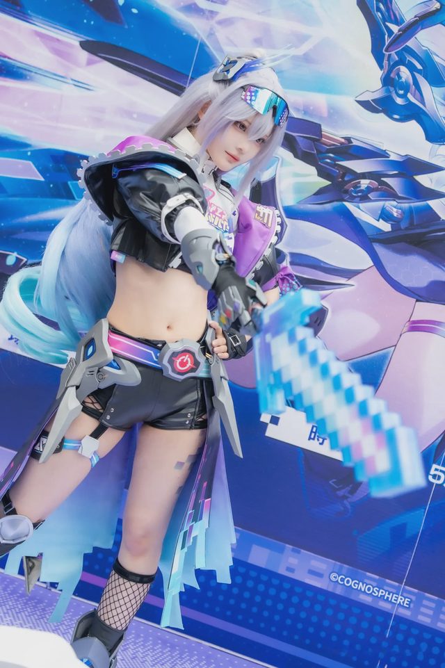 やもはちこ Silver Wolf LV999第 38 张图片