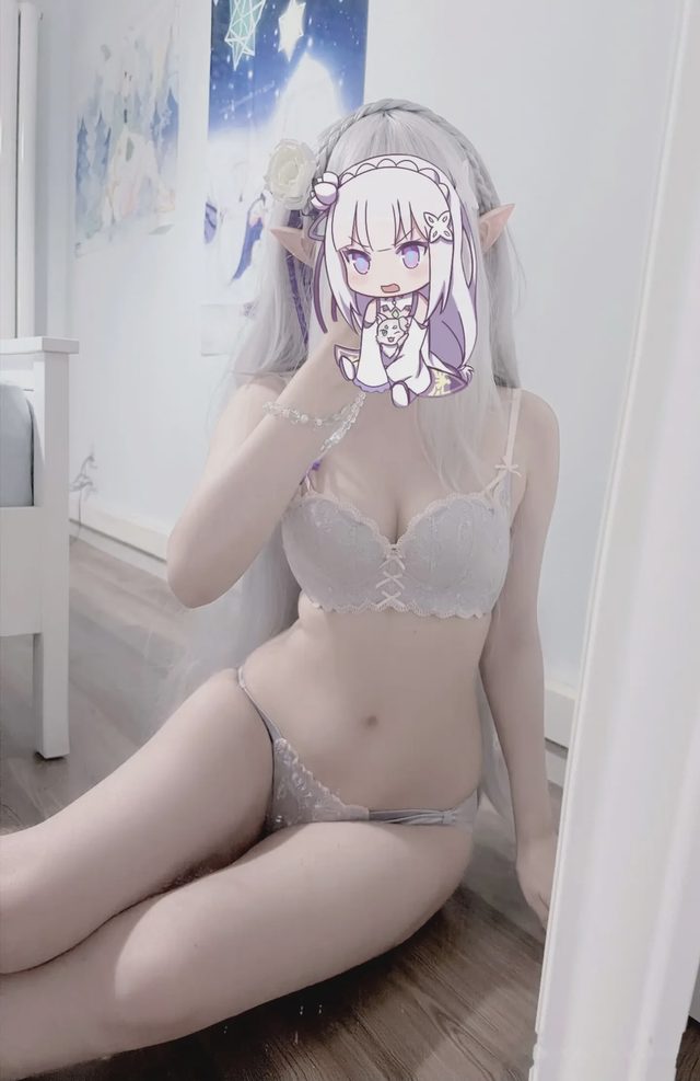 Faelynsika Emilia第 2 张图片