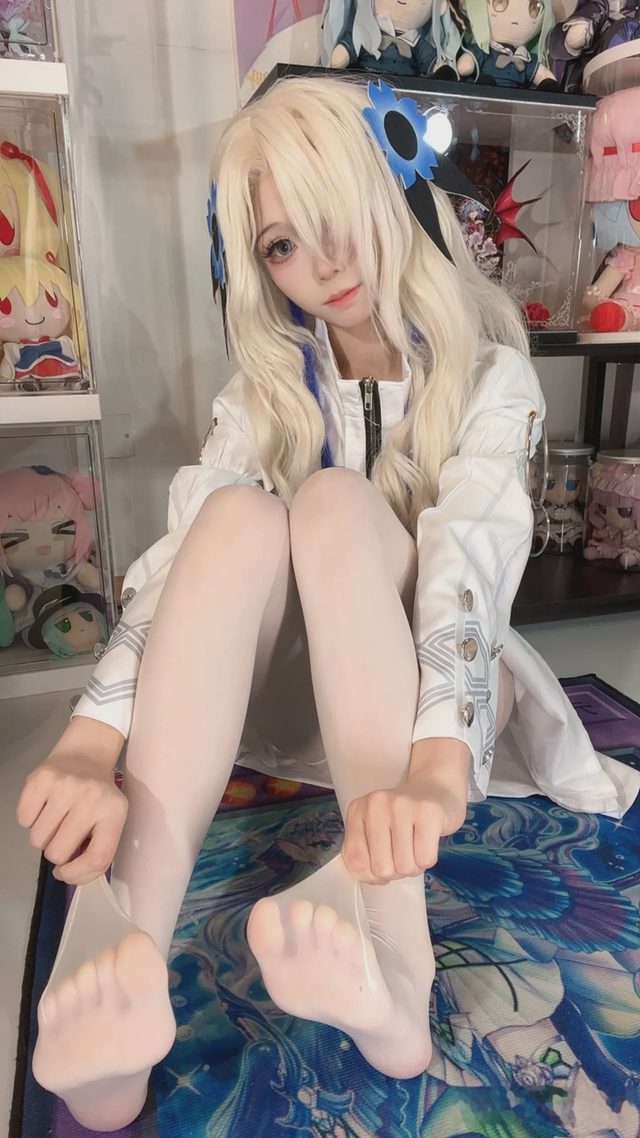 白栎Shirly 异世界情绪图册封面