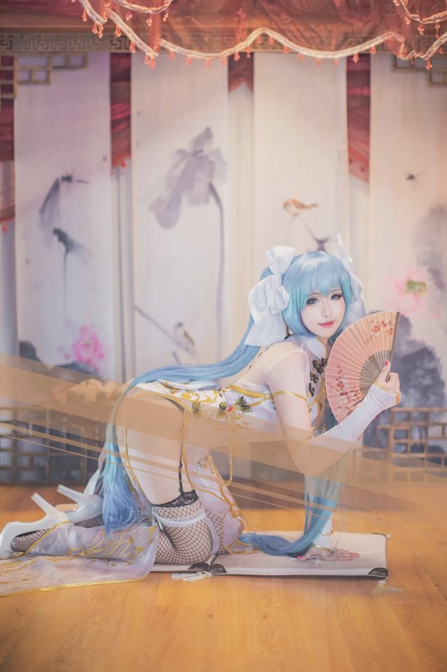 虚空_澪绫 初音未来金丝雀旗袍cosplay第 2 张图片