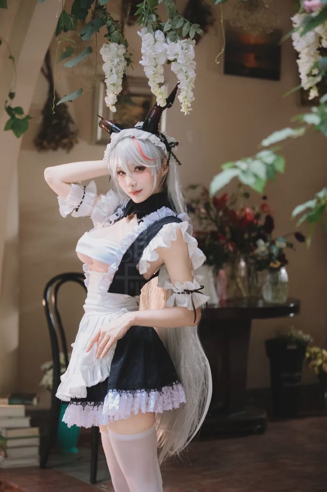 如月灰 《碧蓝航线》埃吉尔 港区的龙女仆cosplay第 2 张图片