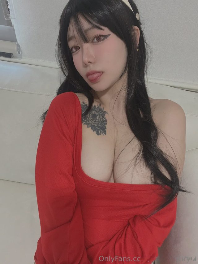 YunaSkye Yor第 4 张图片