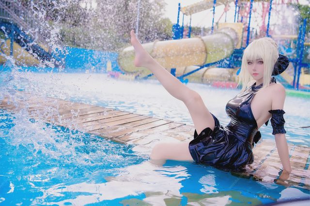 Seya狮砸 FGO 黑呆泳衣第 3 张图片