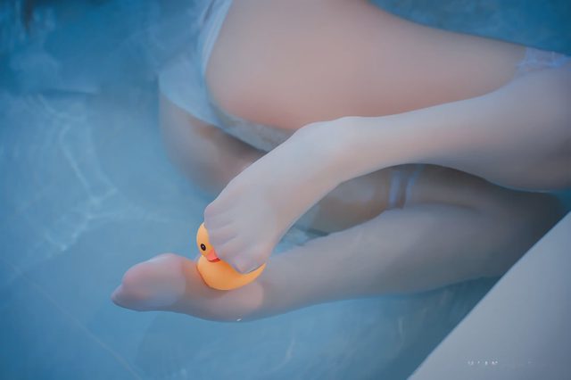 Quan冉有点饿 碧蓝航线 安克雷奇 泳装第 31 张图片