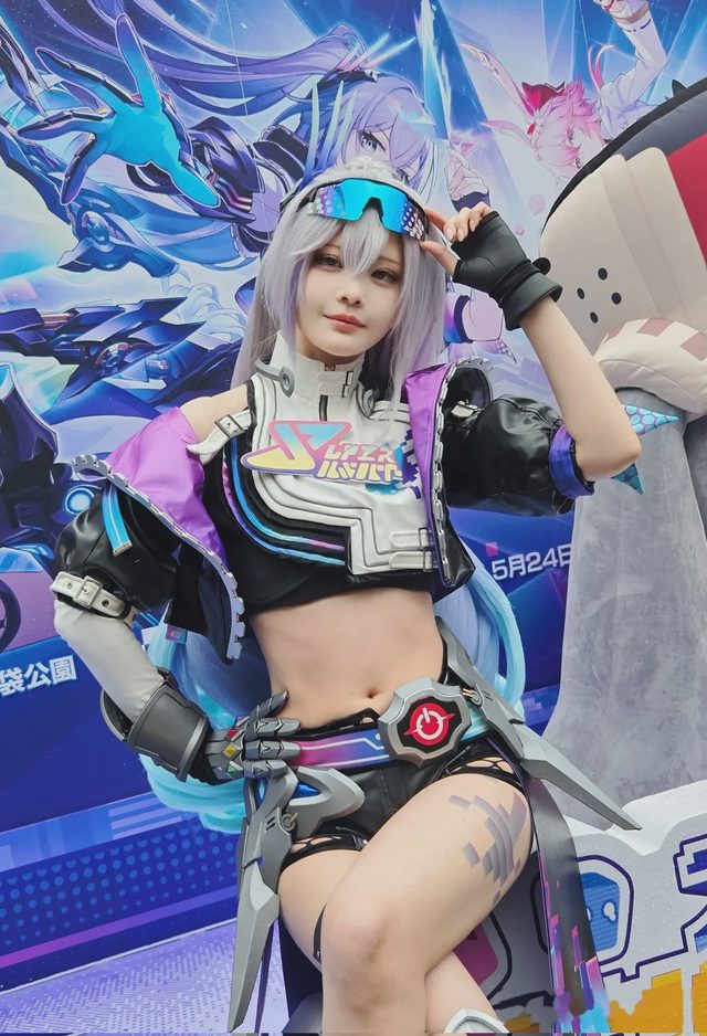 やもはちこ Silver Wolf LV999第 13 张图片