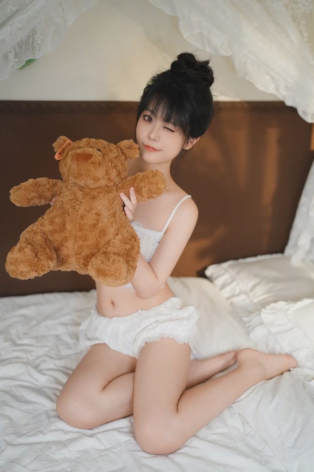 洛城雪 白色吊带第 4 张图片