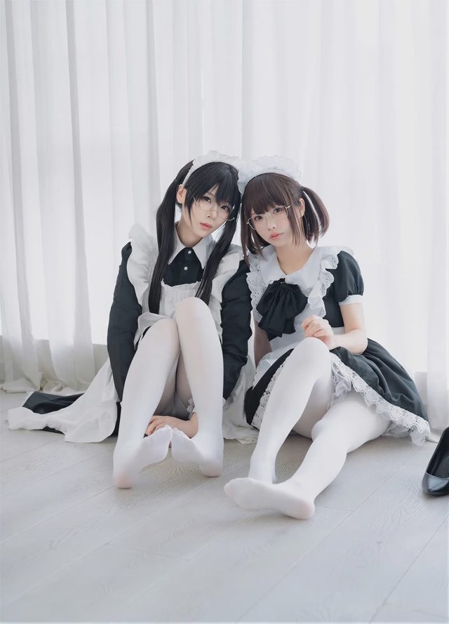轩萧学姐 十万珍吱伏特 双人女仆第 28 张图片
