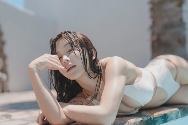 いくみ Fantia 20260426 High-Leg Swimsuit第 24 张图片