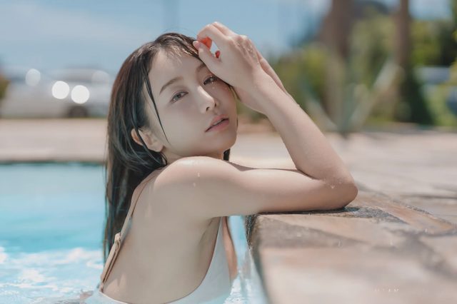 いくみ Fantia 20260426 High-Leg Swimsuit第 15 张图片
