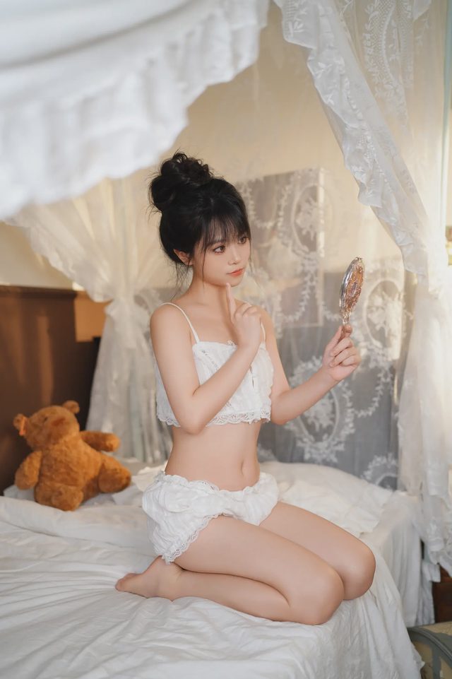 洛城雪 白色吊带第 12 张图片