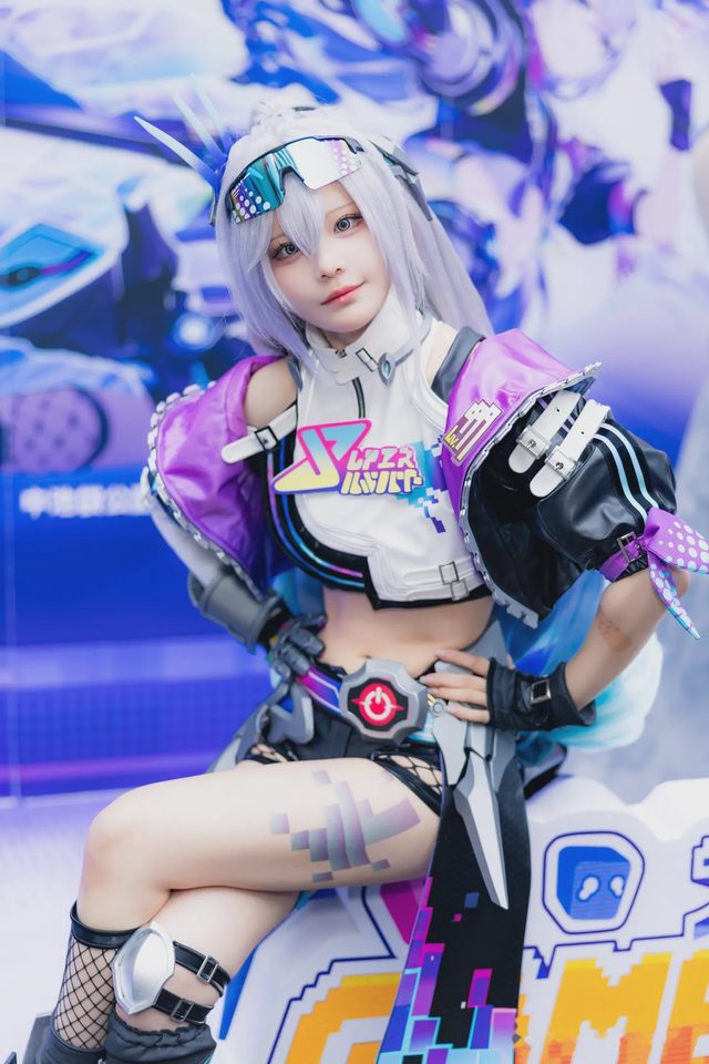 やもはちこ Silver Wolf LV999第 20 张图片