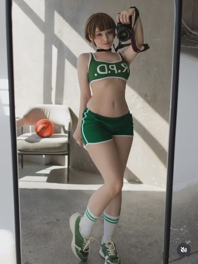 Donnaloli Rebecca Chambers第 4 张图片