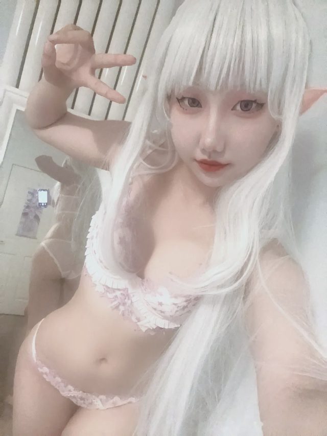 Faelynsika Emilia第 1 张图片