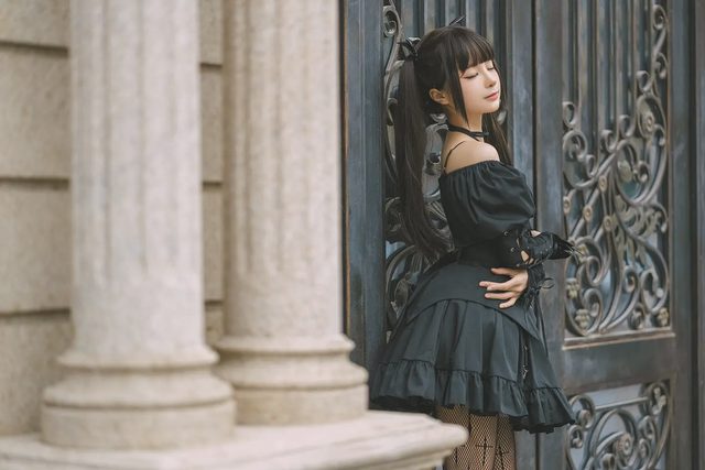 少女黑丝写真第 6 张图片