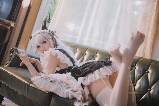 如月灰 《碧蓝航线》埃吉尔 港区的龙女仆cosplay第 3 张图片