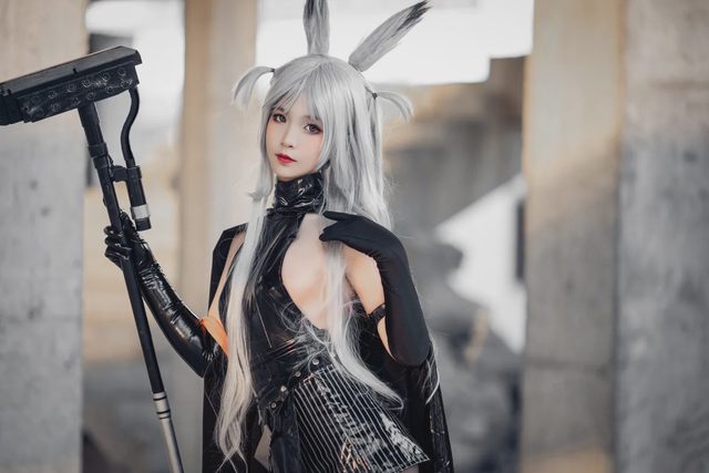 Li画晴 明日方舟 暴行cosplay第 4 张图片