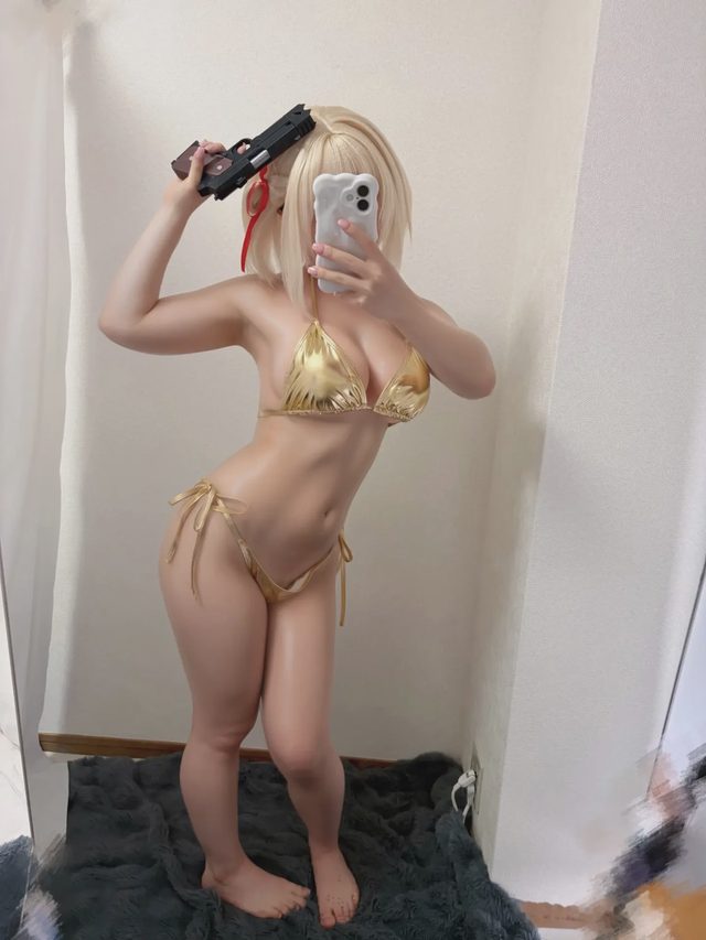 初音ひとり Chisato gold bikini图册封面