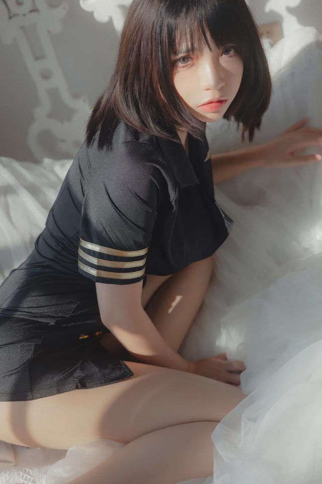 疯猫ss 黑色制服第 22 张图片