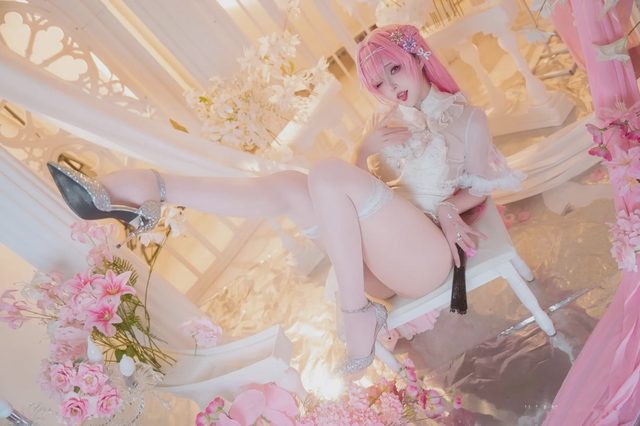Natsuko夏夏子 NIKKE 桃乐丝 旗袍第 32 张图片