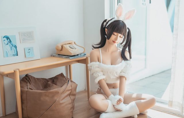 《绵绵兔》少女写真第 3 张图片