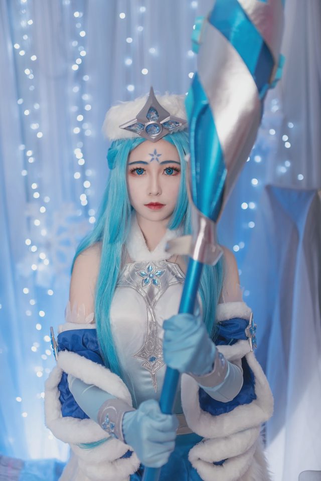 孟涵僖 王者荣耀王昭君原皮冰雪之华cos正片图册封面
