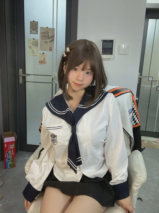 葱油饼er JK女高图册封面