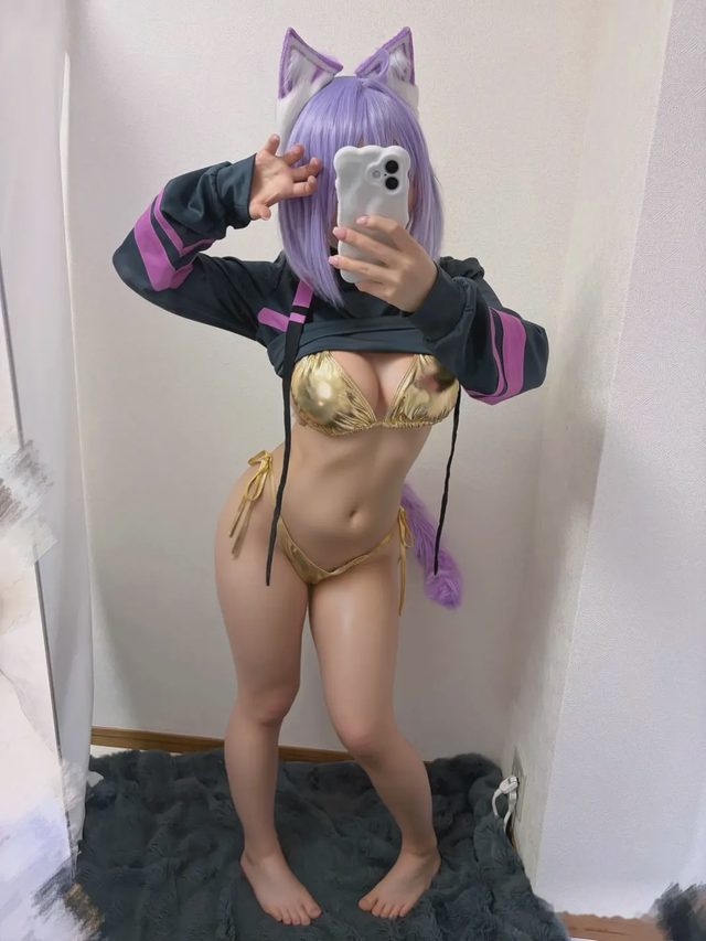 初音ひとり Okayu gold bikini第 3 张图片