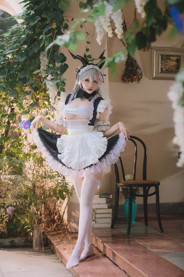如月灰 《碧蓝航线》埃吉尔 港区的龙女仆cosplay第 5 张图片