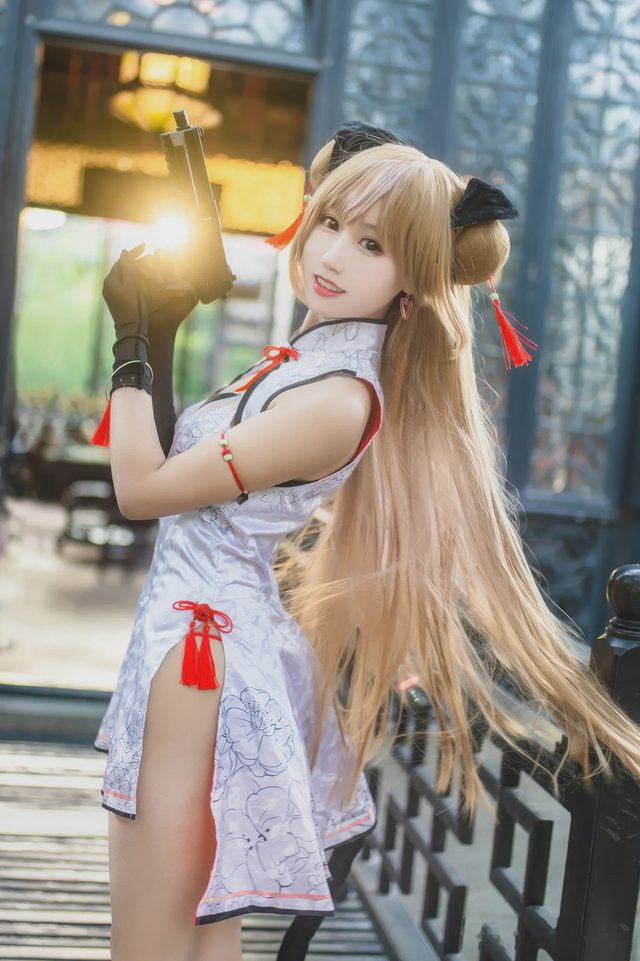 羽生三未 少女前线 MK23 蜂糖花图册封面