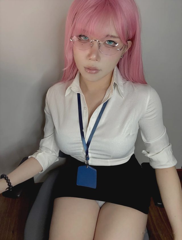 HongBin kurenai960407 Office Lady Rosy图册封面