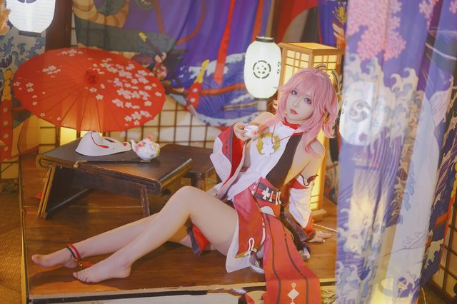 凌凌子 《原神》八重神子Cosplay图册封面