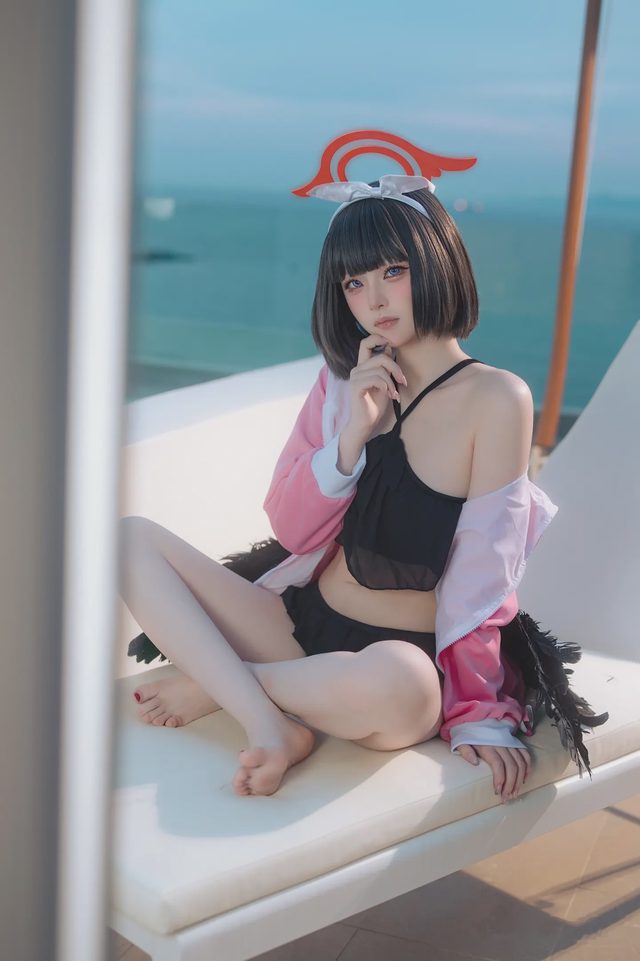 屿鱼 碧蓝档案 静山真白 泳装第 3 张图片