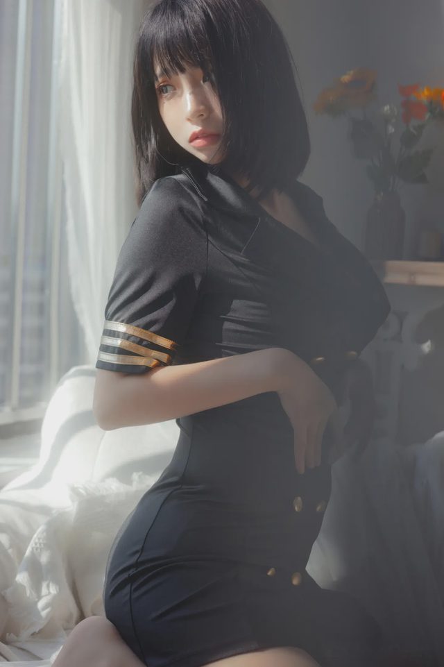 疯猫ss 黑色制服第 17 张图片